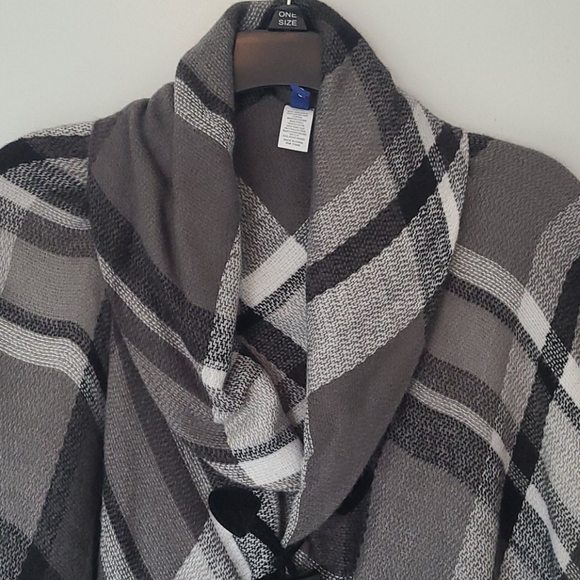 Apt 9 Ruana - Picture 2 of 6